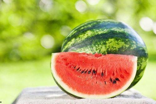 夏天到了该吃瓜,缤纷瓜果盛宴